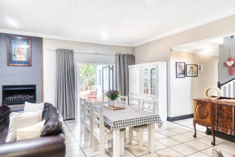 4 Bedroom Property for Sale in Hermanus Heights Western Cape